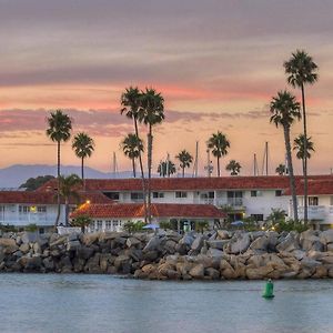 Oceanside Marina Suites - A Waterfront Hotel